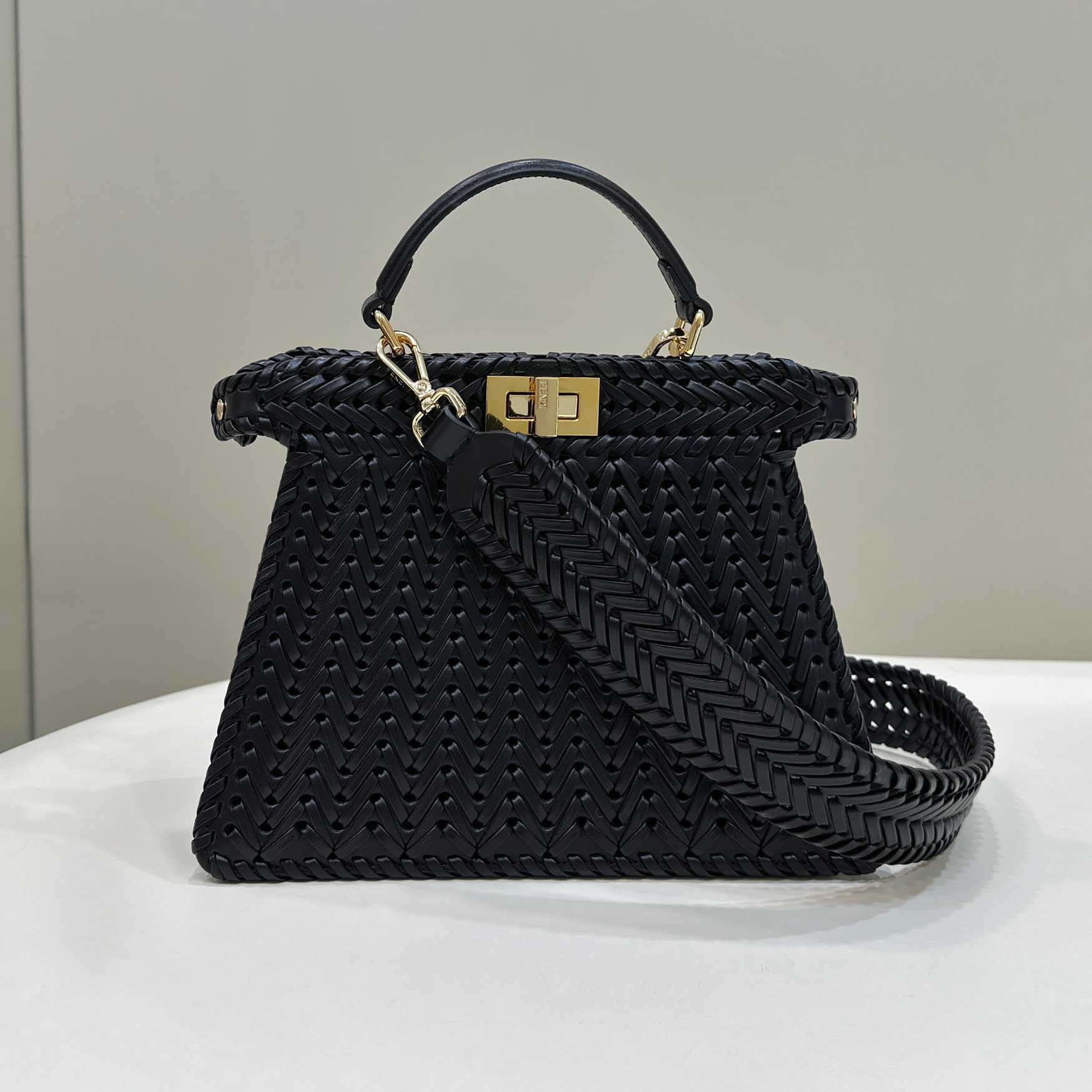 펜디 피카부 ISeeU 스몰 토트백 5칼라 8BN327ANX8