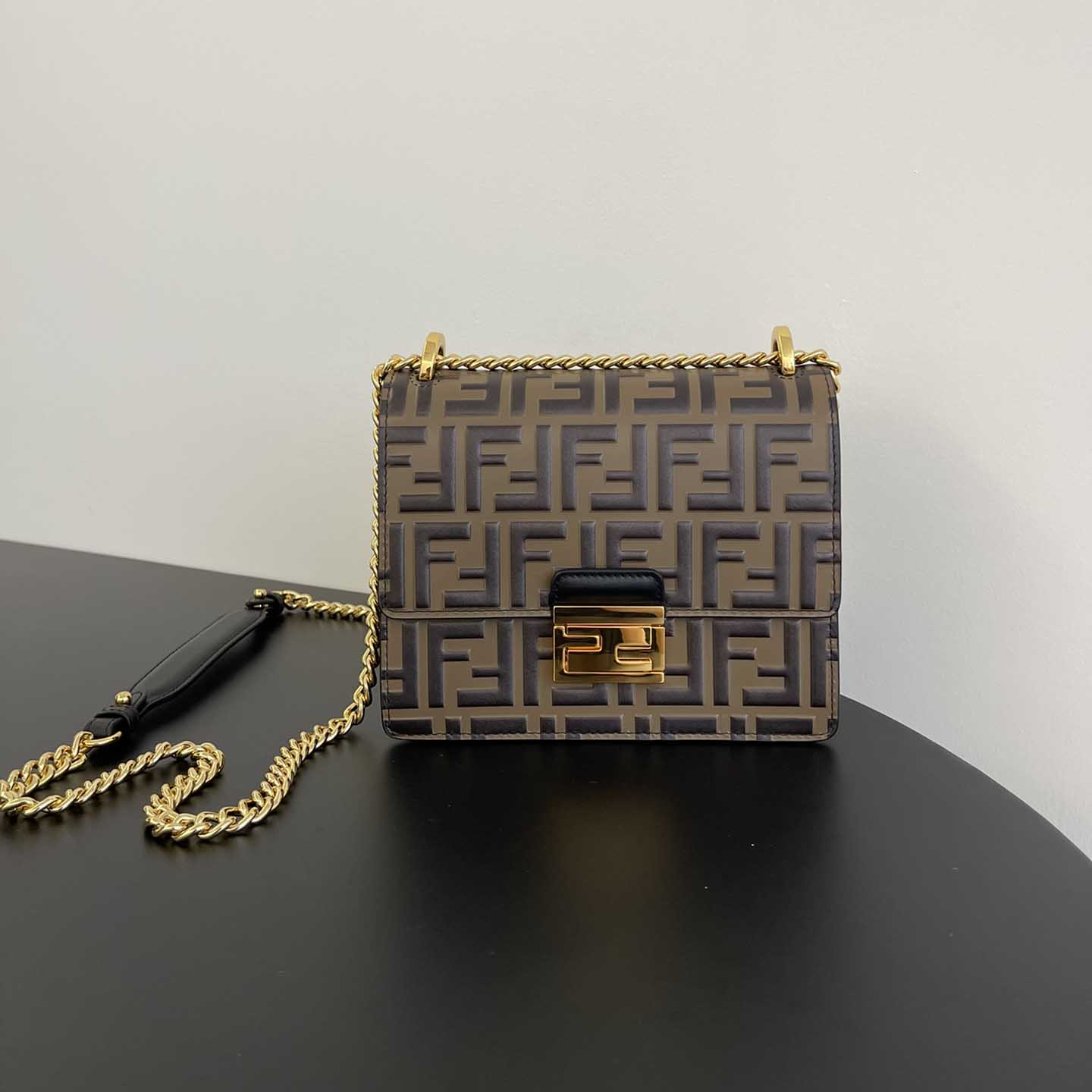 펜디 캔유 스몰 레더 숄더백 브라운 여성 8M0417 A659 F13VK