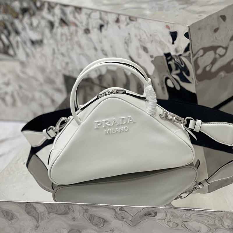 프라다 그레이스 럭스 트라이앵글 탑 핸들 토트백 1BB082