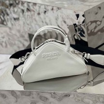 프라다 그레이스 럭스 트라이앵글 탑 핸들 토트백 1BB082