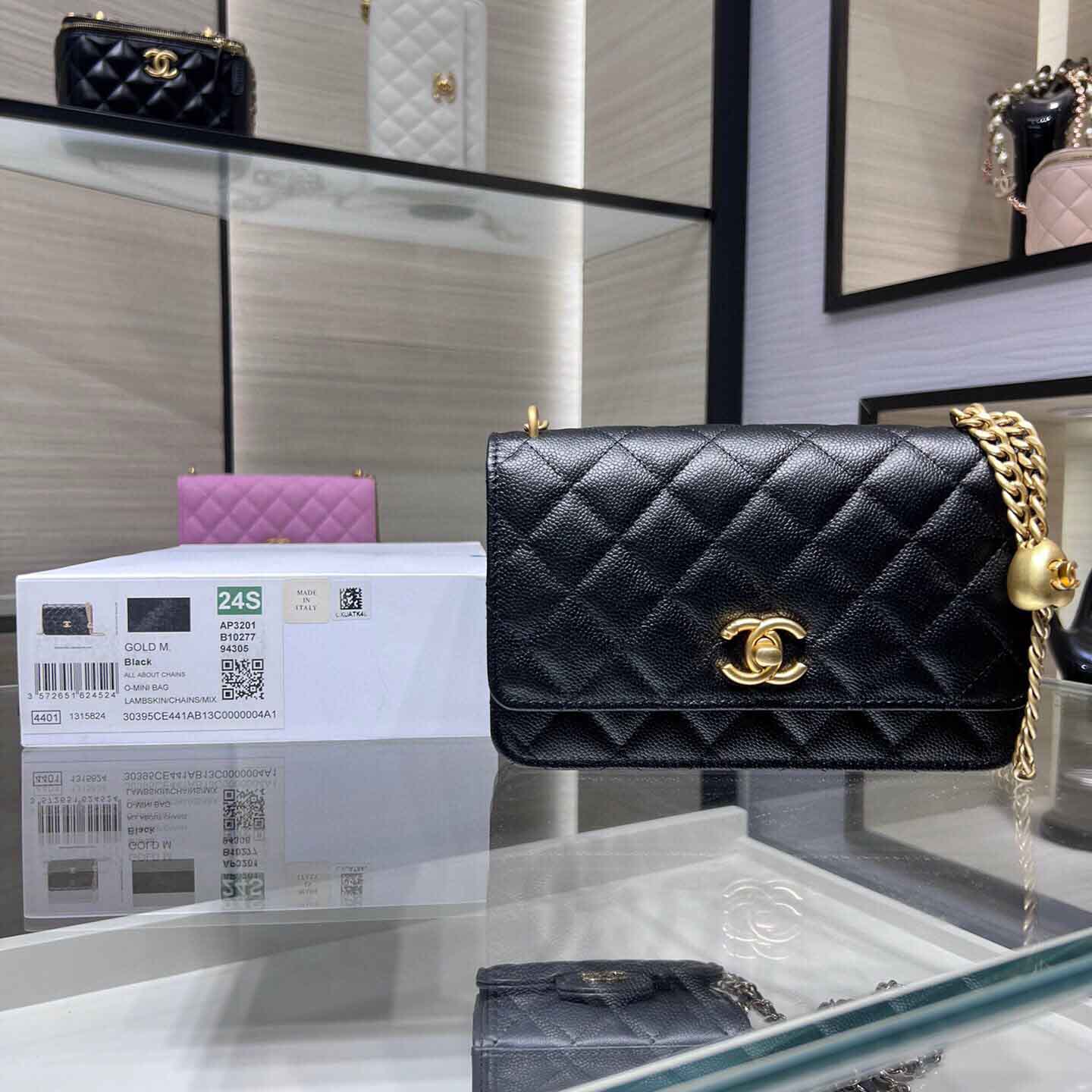 샤넬 24P 시즌백 골드하트볼 캐비어 WOC 3칼라 AP3201