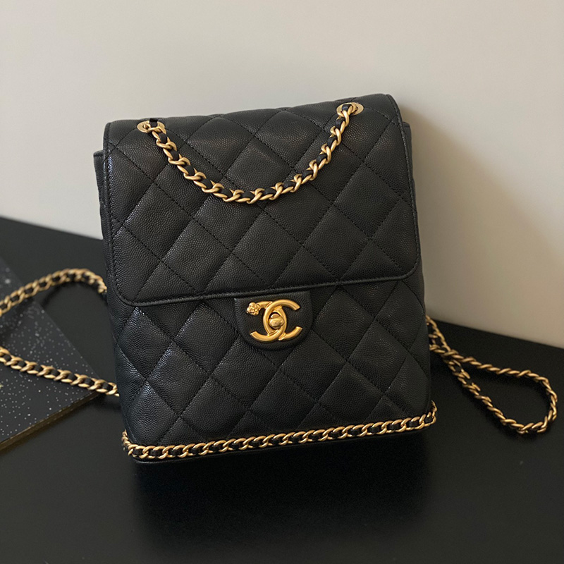 샤넬 23K 까멜리아 CC로고 체인 스퀘어 백팩 블랙 AS4490