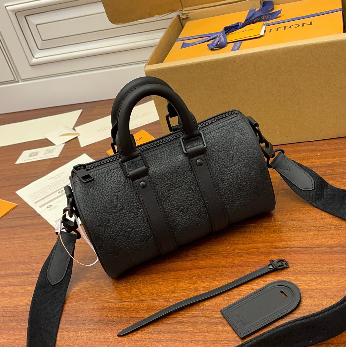 루이비통 Louis Vuitton 키폴 반둘리에 25 크로스백 M20900