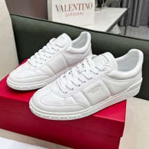 발렌티노 업빌리지 로우탑 나파 가죽 스니커즈 남여공용 5Y2S0H77SVL