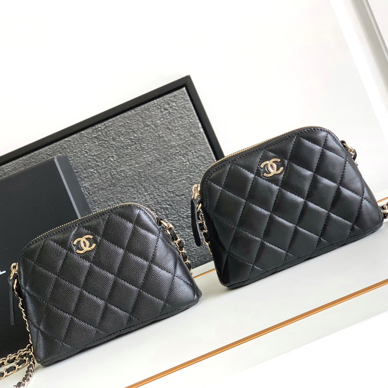 샤넬 24SS 프리컬렉션 포쉐트 체인 크로스백 AP4000