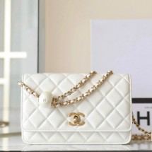 샤넬 24SS 미니 진주볼 플립백 2칼라 AP3964