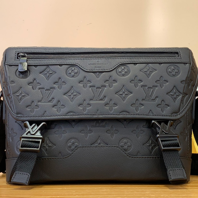 루이비통 남성 메신저 보야주 PM - M25121