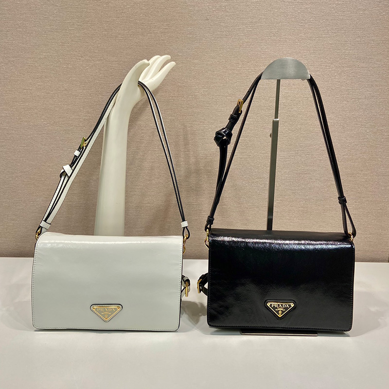 프라다 그레이스 카프 삼각로고 플랩 가죽 숄더백 1BD082 (2칼라)