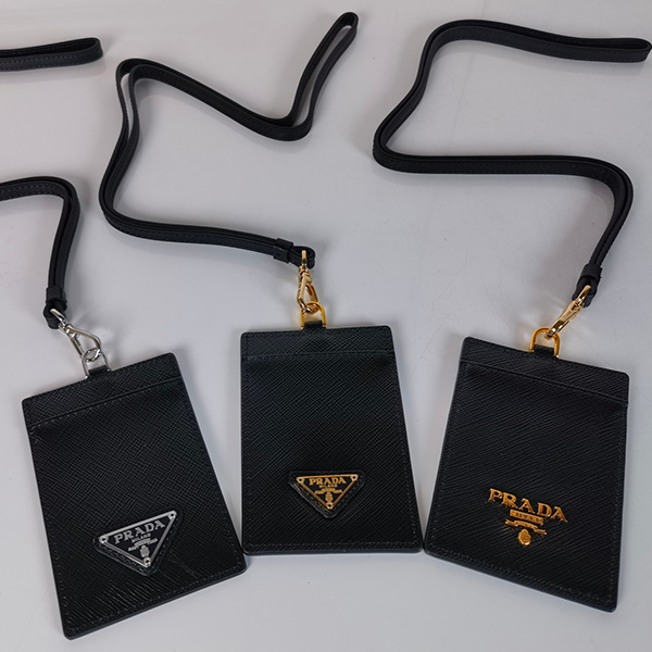 프라다 비텔로무브 삼각 로고 카드 홀더 목걸이 3칼라 1MC007