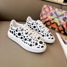 루이비통 LV x YK 타임 아웃 라인 로우탑 스니커즈 인피니티 도트 1AB9VA