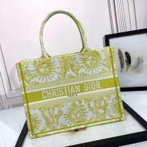 디올 사크 북 트 미디엄 M1296ZECQ M02I