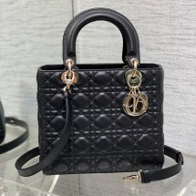 디올 레이디백 호라이즌블루 까나쥬 미디엄 토트백 블랙 M0565ONGE