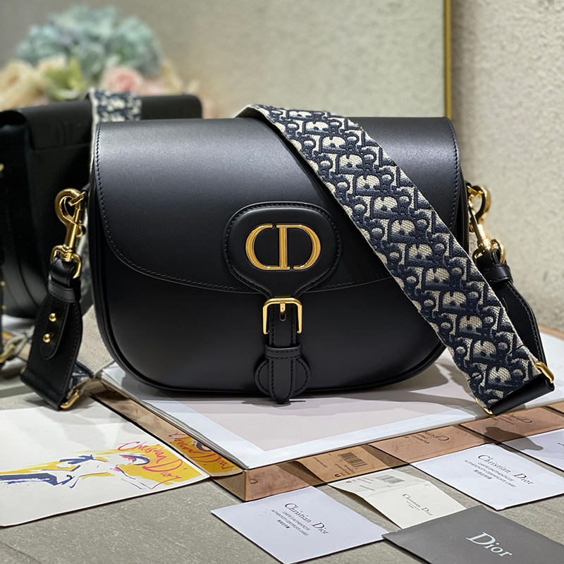 디올 DIOR BOBBY 레더 자수 스트랩 로고 라지 백 M9320UMOB