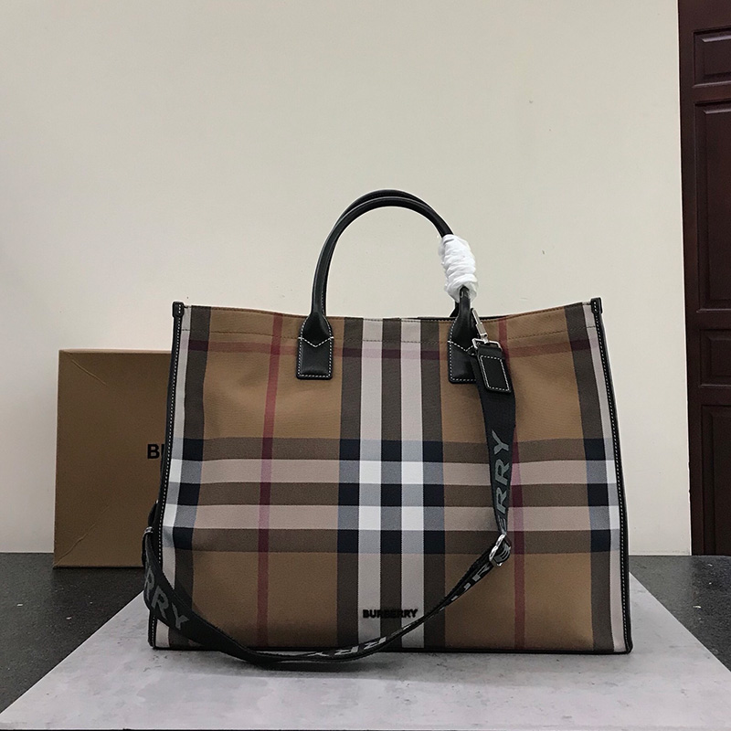 버버리 체크 캔버스 토트백 Check Cotton Canvas Tote 80418941