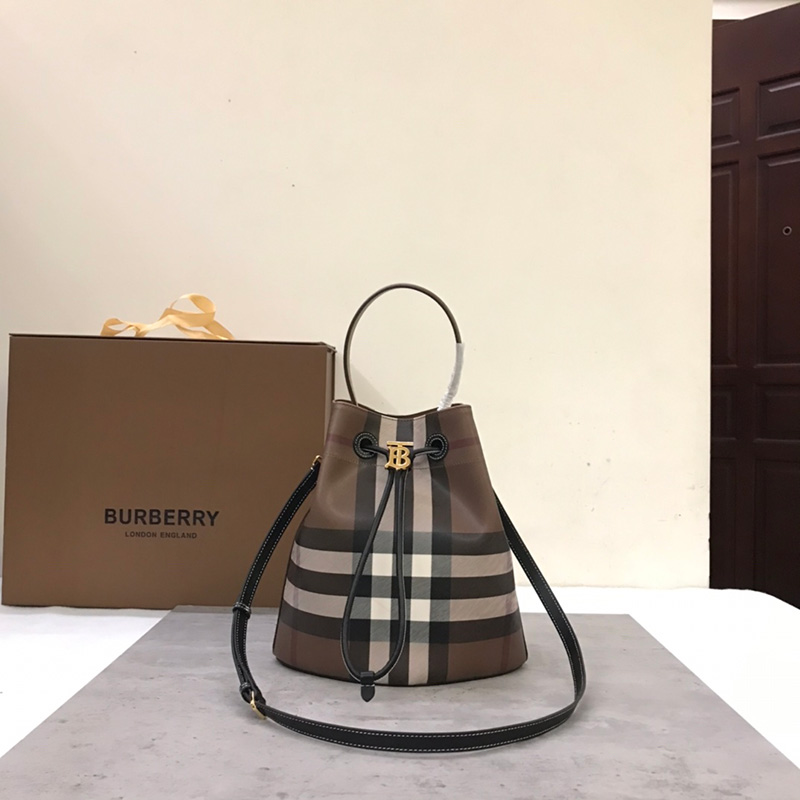 버버리 Small Drawstring Bucket Bag 스몰 드로스트링 버킷백 8069655