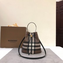 버버리 Small Drawstring Bucket Bag 스몰 드로스트링 버킷백 8069655