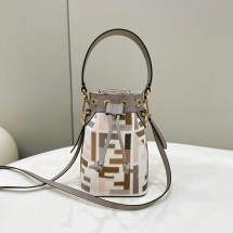 펜디 숄더백 몬 트레솔 8BS010APKEF1MB4