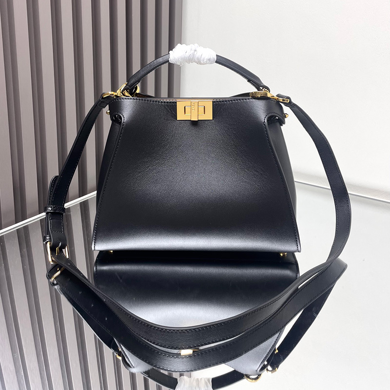 팬디 WB2 피카부 에센셜리 미듐 토트백 2칼라 8BN302