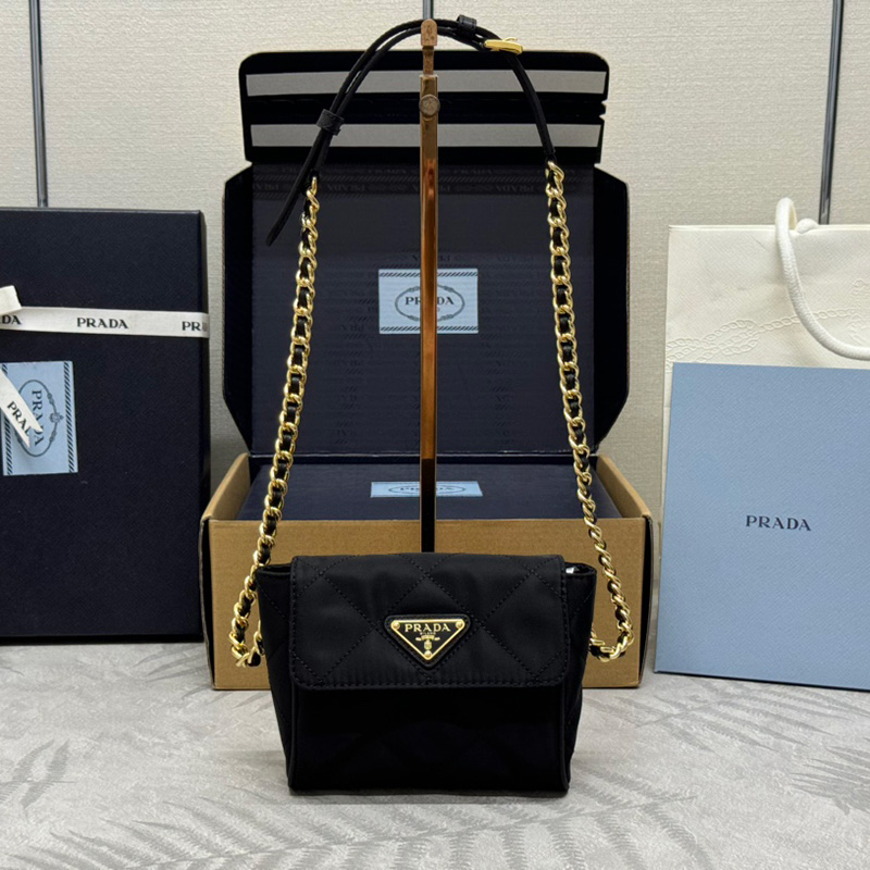 프라다 신상 나일론 미니 크로스백 1BD643