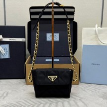 프라다 신상 나일론 미니 크로스백 1BD643