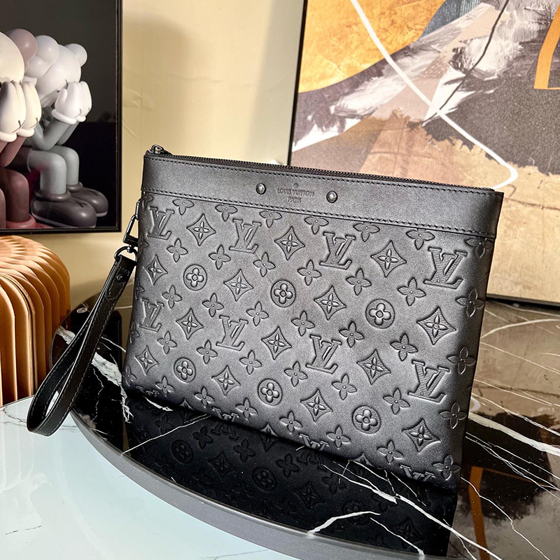 루이비통 포쉐트 투고 남성 클러치 - M81570