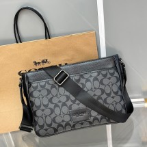 코치 남성 시그니처 District 크로스바디 CH078 QBMI5