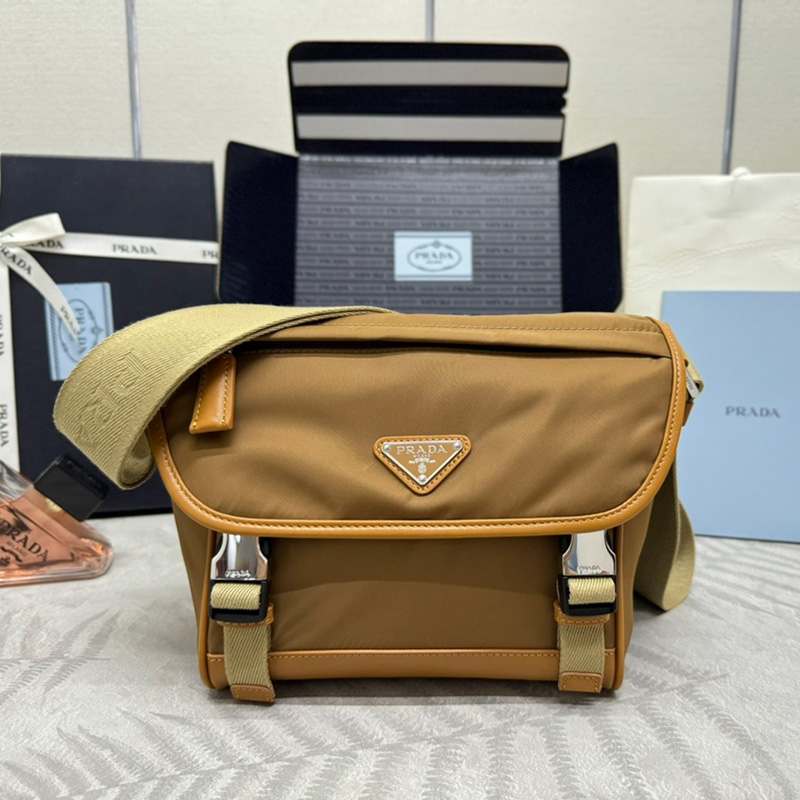 프라다가방 리나일론 사피아노 남성 숄더백 2VD066