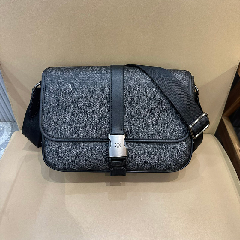 코치 리그 메신저 백 인 시그니처 자카드 CU041