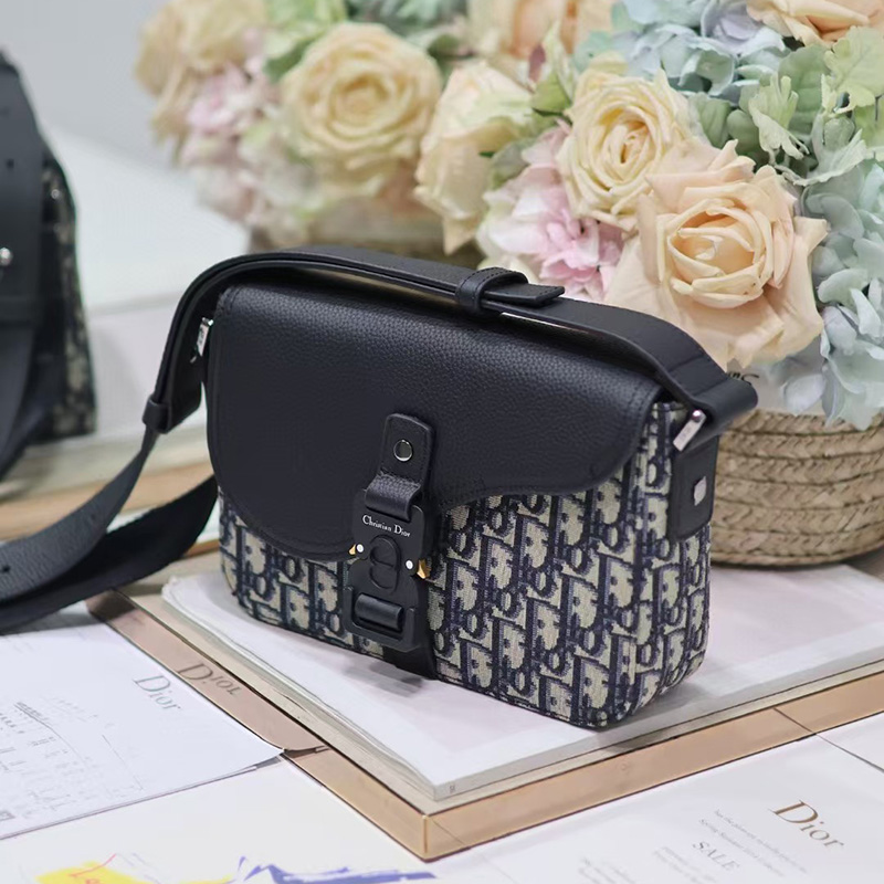 디올 오블리크 새들 메신저 백 미니 1ADPO049YKS_H27E