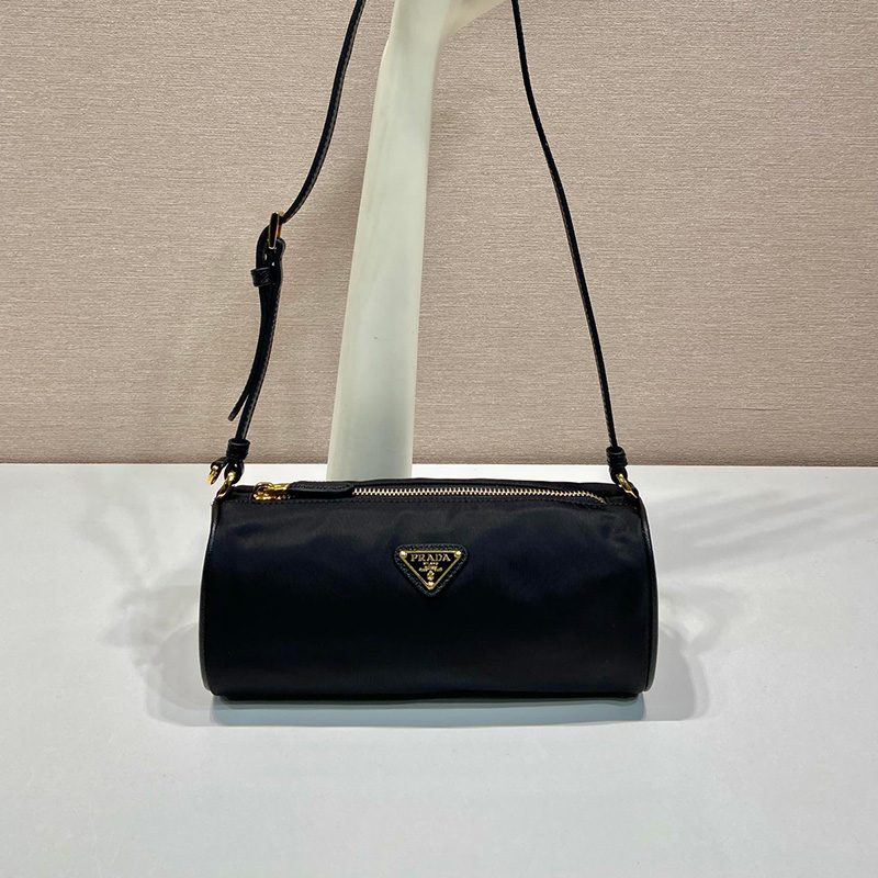 프라다 숄더백 미니 리나일론 파우치 블랙 1NE058