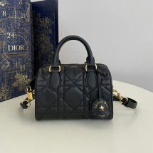 디올 그루브 20 백 매크로까나쥬 블랙 M1364UBOL_M900