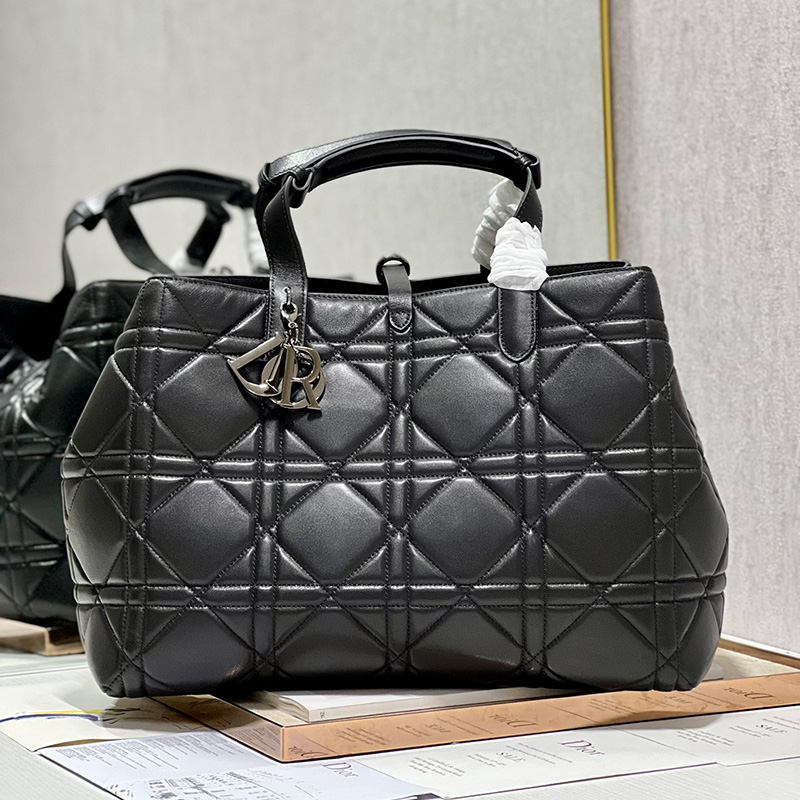 디올 뚜주흐 쇼퍼백 라지 빅백 까나쥬 은장 2컬러 M2820OSHJ