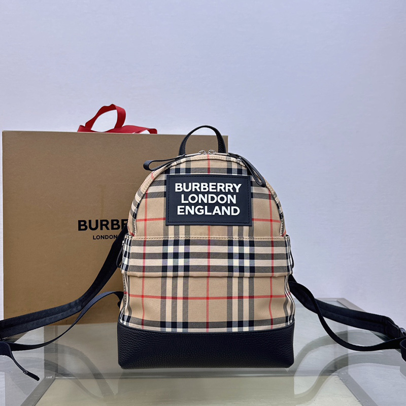 버버리 로고 아플리케 빈티지 체크백팩 8031006