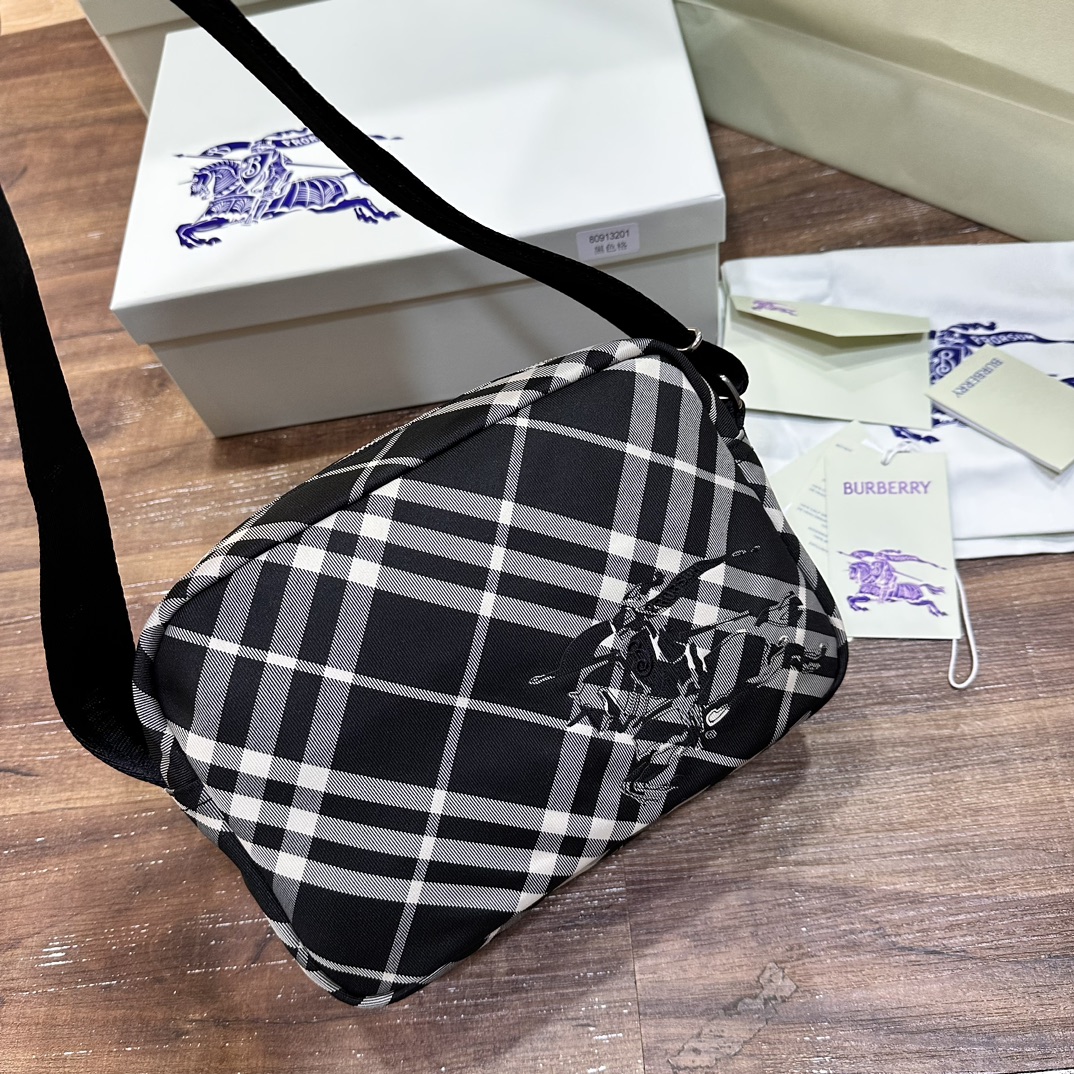 버버리 체크 크로스백 80920171