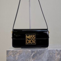 디올 미스 디올 플랩 백 페이턴트 블랙 M2610UWIS_M900
