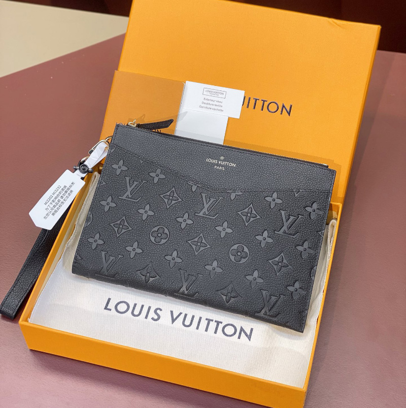 루이비통 멜라니 포쉐트 MM 느와 블랙 M68705