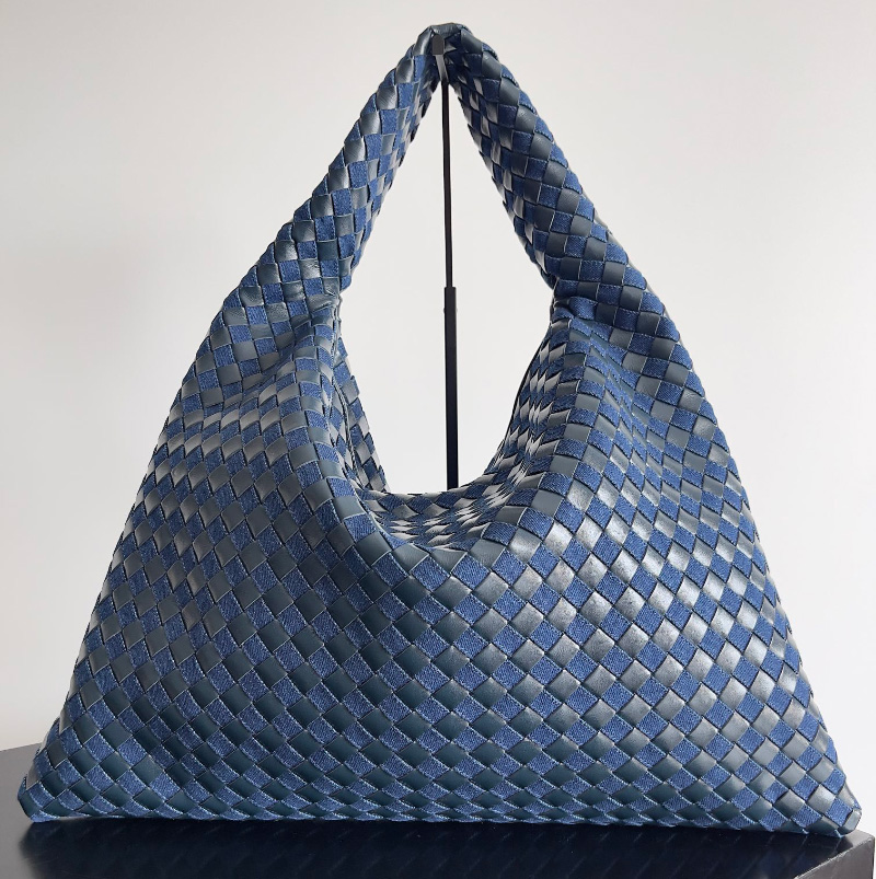 보테가 베네타 라지 홉 어비스 인디고 795949V48V14156