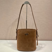 프라다 스웨이드 미니 버킷백 시나몬 1BE078