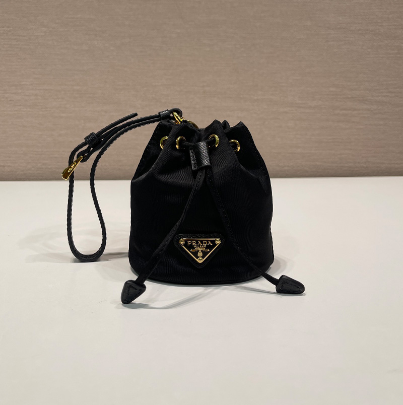 프라다 파우치 리에디션 1978 리나일론 미니 파우치 2컬러 1TT202