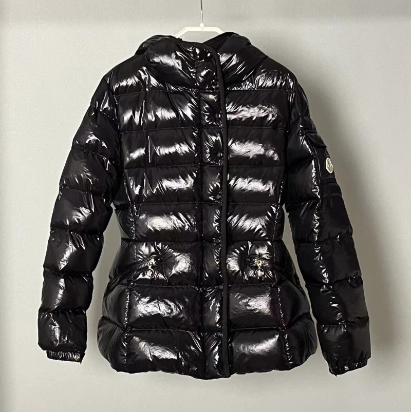 몽클레르 Barante 쇼트 다운 자켓 3컬러 J20931A00017597EU999