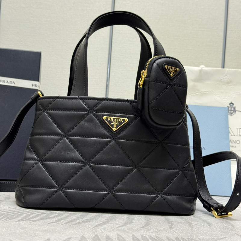 프라다 스몰 퀼팅 가죽 토트백 1BG548