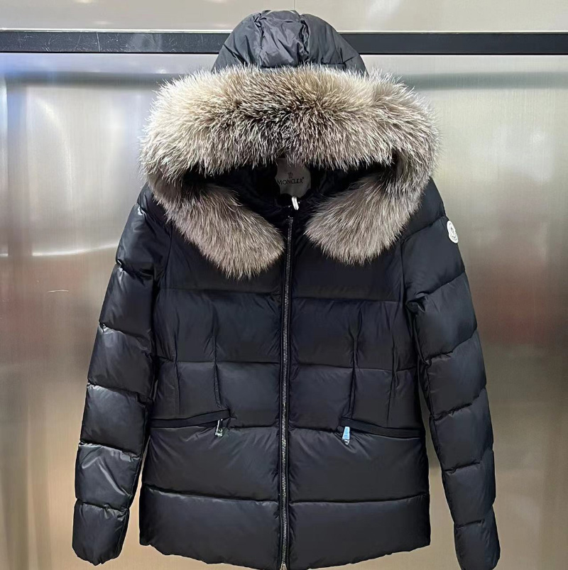 몽클레어 보드 쇼트 다운 자켓 3컬러 I20931A001185396Q999