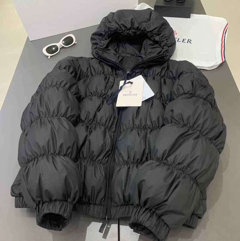 몽클레어 Medonte 쇼트 여성 패딩 2컬러 J20931A000255973I999