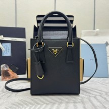 프라다 여성 삼각로고 사피아노 블랙 토트백 1BA358 NZV F0002