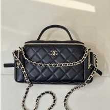 샤넬 코스메틱 케이스 Shiny Crumpled Lambskin & Gold-Tone Metal  AS5222