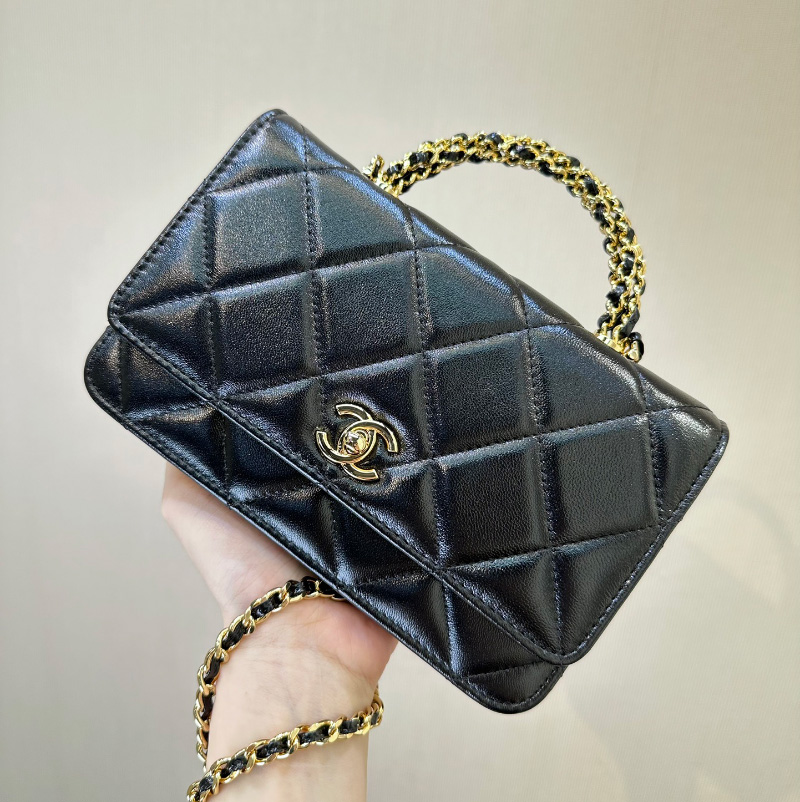 샤넬 월렛 온 체인 램스킨 블랙 AP4166