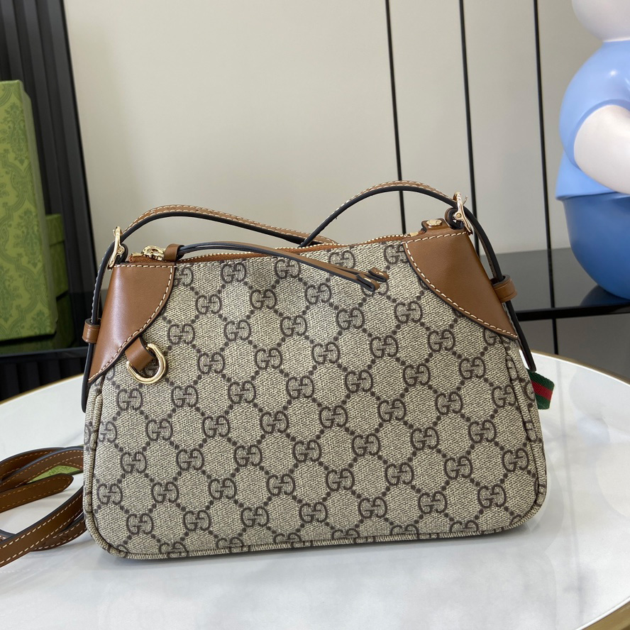 구찌 GG 엠블럼 스몰 숄더백 815218 FAEAA 9762