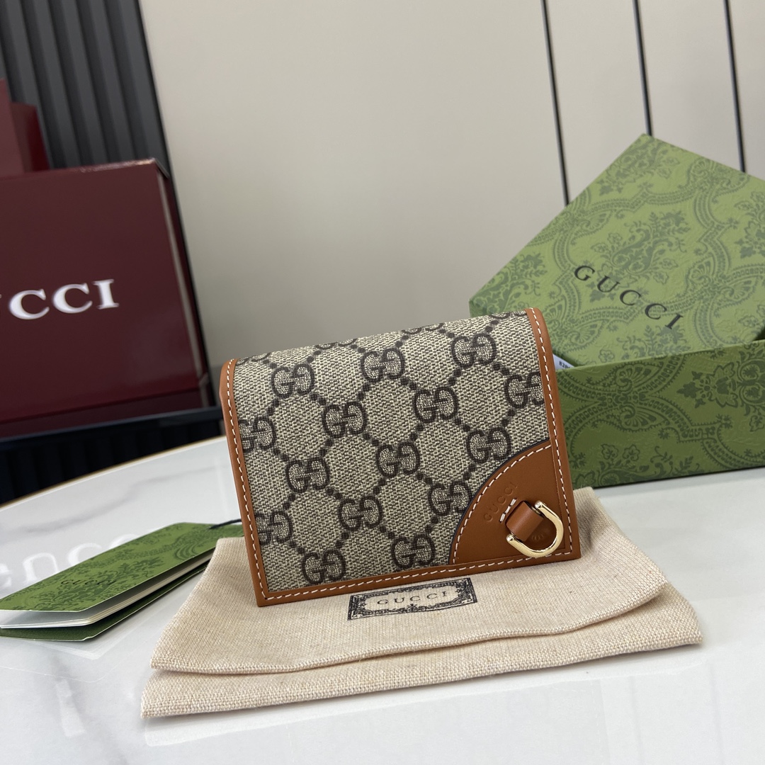 구찌 GG 엠블럼 미니 지갑 반지갑 여성지갑 820692 FAD6L 9758