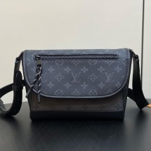 루이비통 펄스 메신저 - M12681
