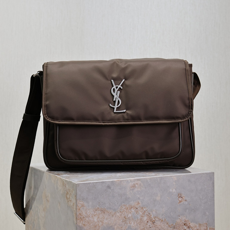 생로랑 니키 로고 메신저 백 카키색 757146